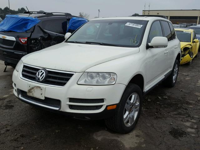 WVGCM77L44D039565 - 2004 VOLKSWAGEN TOUAREG 4. WHITE photo 2