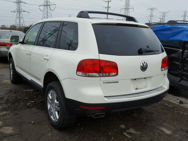 WVGCM77L44D039565 - 2004 VOLKSWAGEN TOUAREG 4. WHITE photo 3