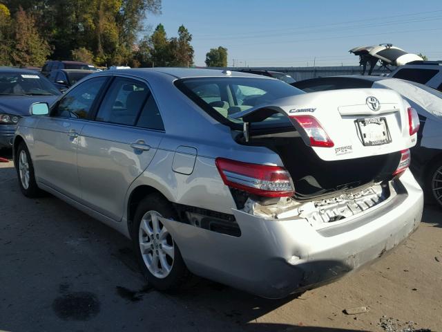 4T1BF3EK7BU175629 - 2011 TOYOTA CAMRY BASE SILVER photo 3