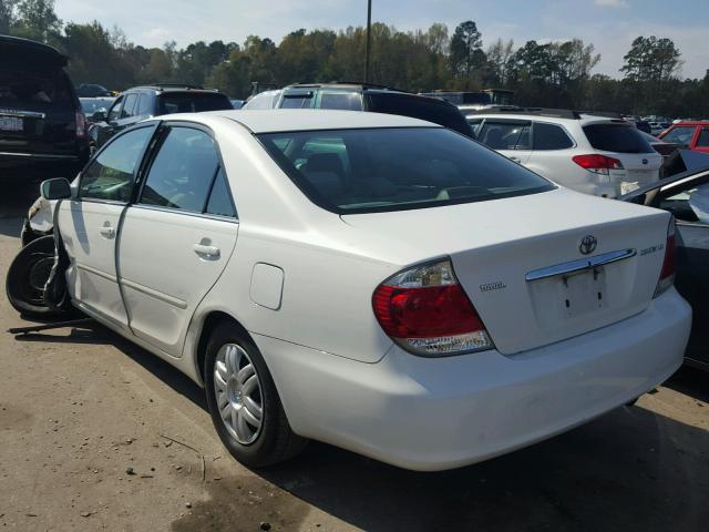 4T1BE32K15U621561 - 2005 TOYOTA CAMRY LE WHITE photo 3