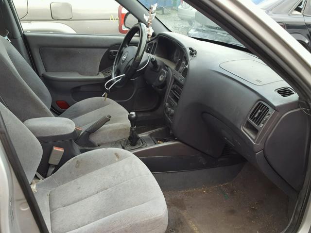 KMHDN46D45U001376 - 2005 HYUNDAI ELANTRA GL SILVER photo 5