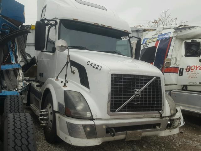 4V4NC9GH15N389744 - 2005 VOLVO VN VNL WHITE photo 1