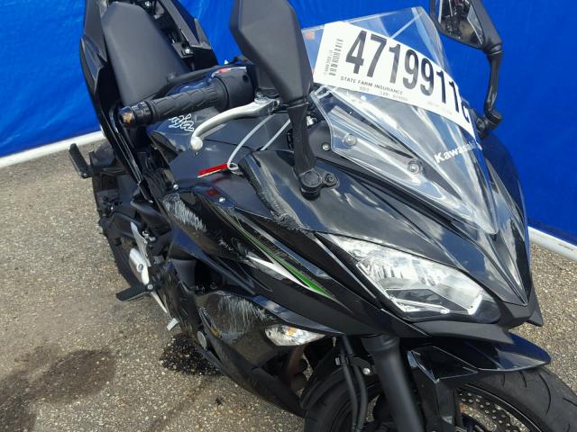 JKAEXEJ17HDA01072 - 2017 KAWASAKI EX650 J შავი ფოტო 10