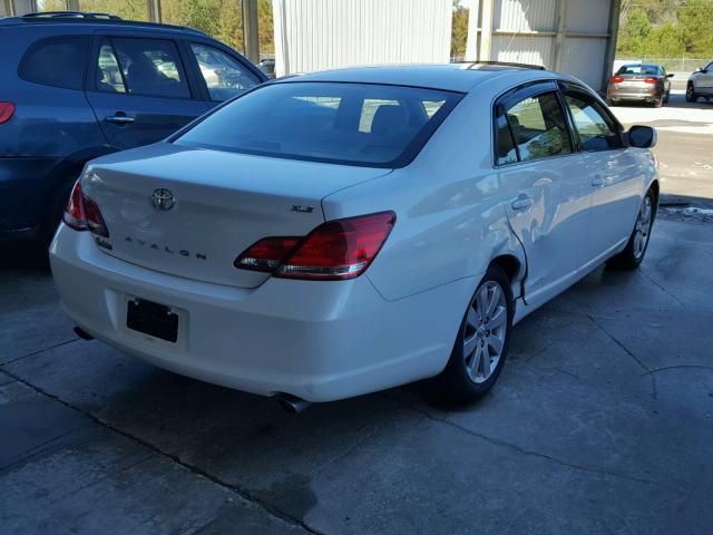 4T1BK36B15U048356 - 2005 TOYOTA AVALON XL WHITE photo 4