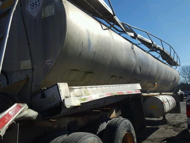 1W9AN3627V1198533 - 1997 OTHR TANKER TRL SILVER photo 6