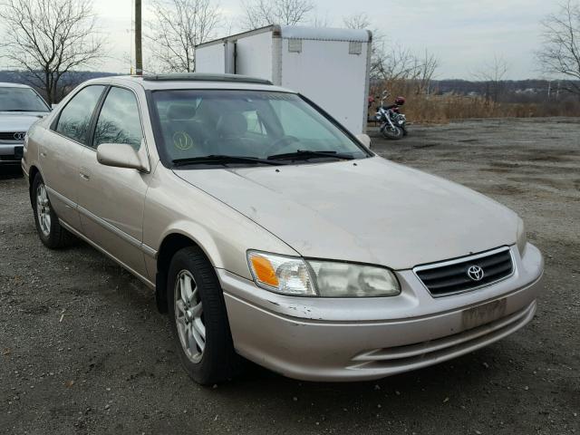 4T1BF28K1YU946536 - 2000 TOYOTA CAMRY LE ოქროსფერი ფოტო 1