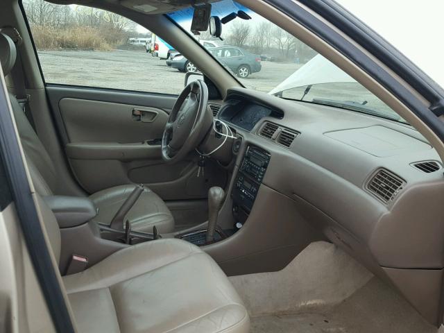 4T1BF28K1YU946536 - 2000 TOYOTA CAMRY LE ოქროსფერი ფოტო 5