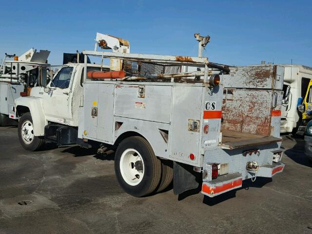 1FDMF60H3HVA17457 - 1987 FORD F600 Weiß Foto 3