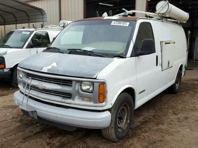 1GCHG35R011199019 - 2001 CHEVROLET EXPRESS G3 WHITE photo 2