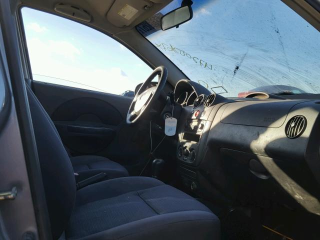 KL1TD56656B664986 - 2006 CHEVROLET AVEO BASE GRAY photo 5