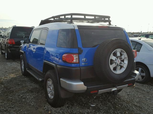 JTEBU11F970005628 - 2007 TOYOTA FJ CRUISER BLUE photo 3