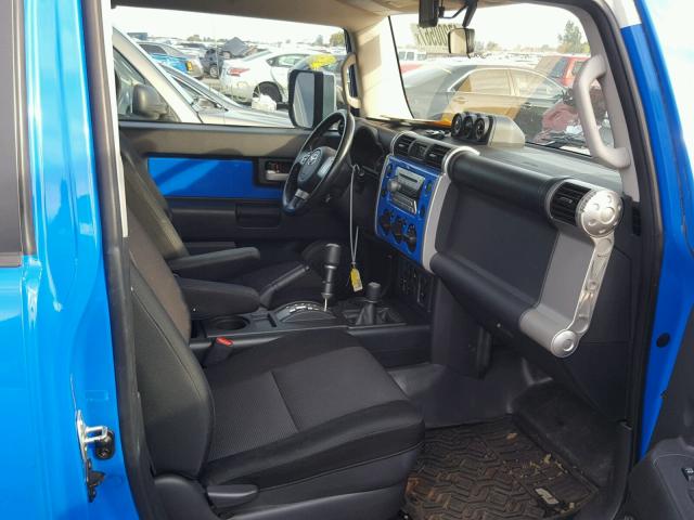 JTEBU11F970005628 - 2007 TOYOTA FJ CRUISER BLUE photo 5