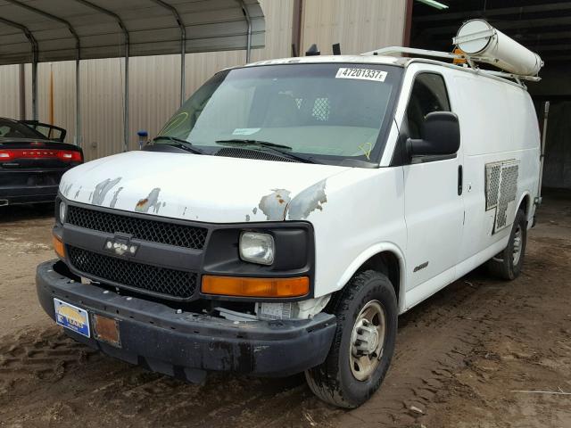 1GCHG35UX61119267 - 2006 CHEVROLET EXPRESS G3 WHITE photo 2