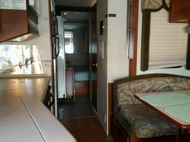 1F6NF53S140A01942 - 2004 SOWI MOTOR HOME GRAY photo 9