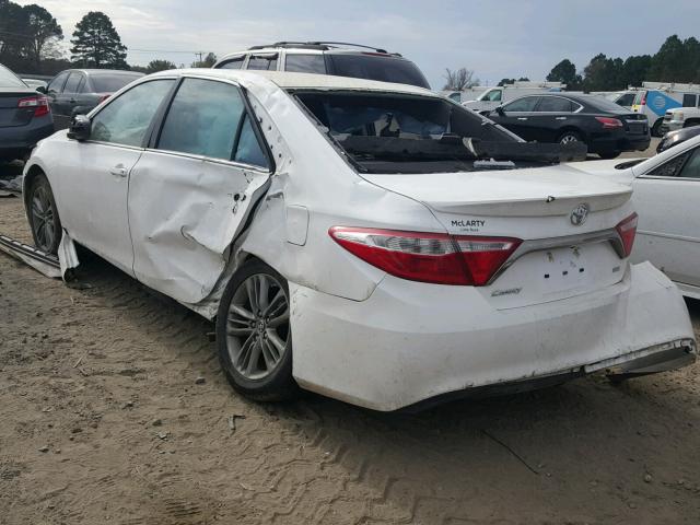 4T1BF1FKXGU142392 - 2016 TOYOTA CAMRY LE WHITE photo 3