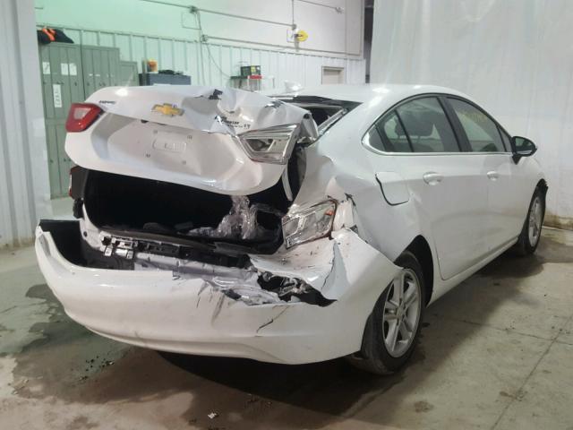 1G1BE5SM6H7226658 - 2017 CHEVROLET CRUZE LT WHITE photo 4