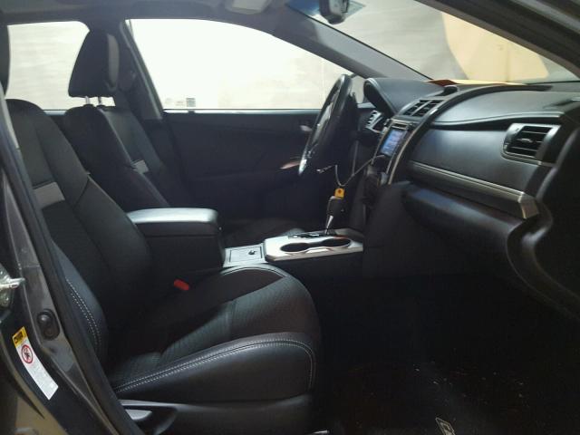 4T1BF1FK4DU281624 - 2013 TOYOTA CAMRY L 灰色 照片 5