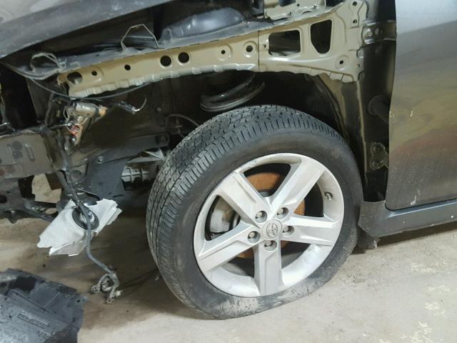 4T1BF1FK4DU281624 - 2013 TOYOTA CAMRY L 灰色 照片 9