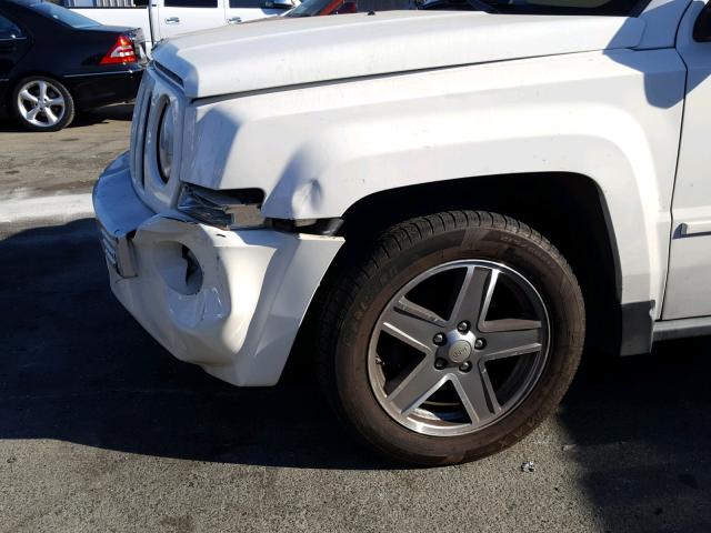 1J8FF48W47D317039 - 2007 JEEP PATRIOT LI WHITE photo 9