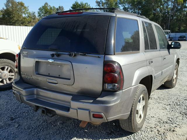 1GNDT13S852374810 - 2005 CHEVROLET TRAILBLAZE BEIGE photo 4