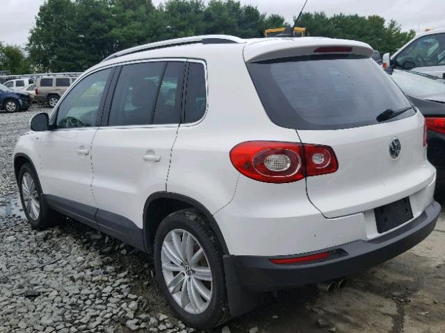 WVGBV7AX9AW528046 - 2010 VOLKSWAGEN TIGUAN SE Weiß Foto 3