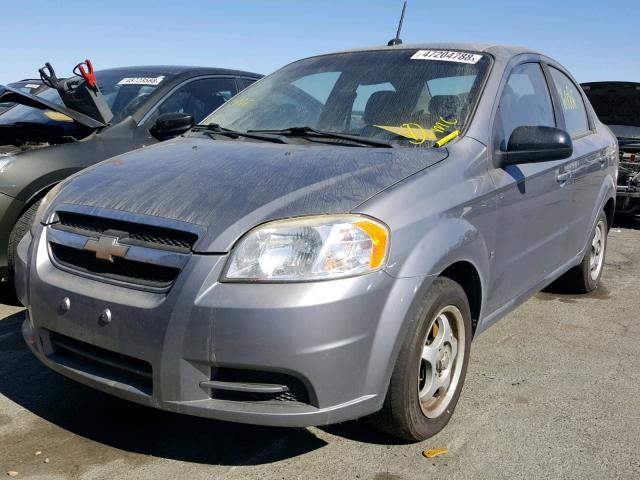 KL1TD56E59B339606 - 2009 CHEVROLET AVEO LS SILVER photo 2