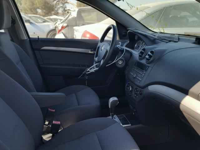 KL1TD56E59B339606 - 2009 CHEVROLET AVEO LS SILVER photo 5