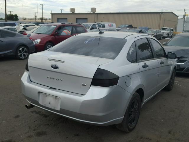 1FAHP3FNXAW280209 - 2010 FORD FOCUS SE SILVER photo 4