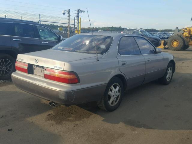 JT8BF12GXT0160817 - 1996 LEXUS ES 300 GRAY photo 4