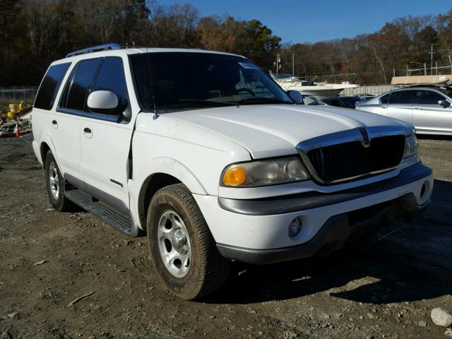 5LMPU28L6WLJ58145 - 1998 LINCOLN NAVIGATOR WHITE photo 1