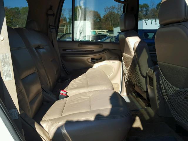 5LMPU28L6WLJ58145 - 1998 LINCOLN NAVIGATOR WHITE photo 6