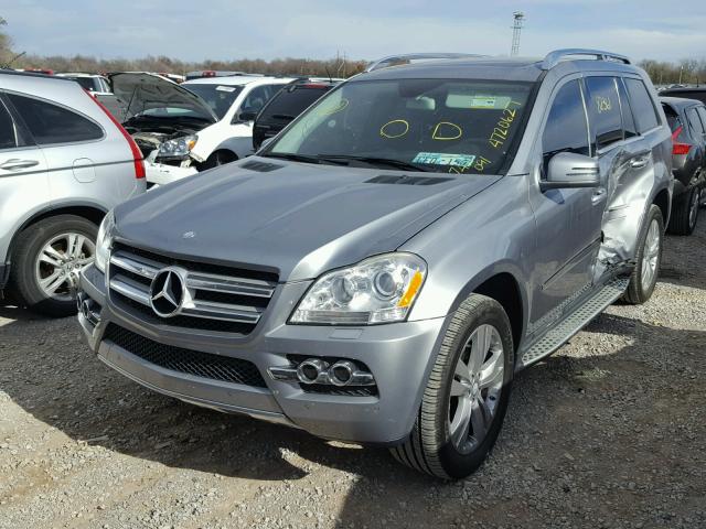 4JGBF7BE9BA742091 - 2011 MERCEDES-BENZ GL 450 4MA SILVER photo 2