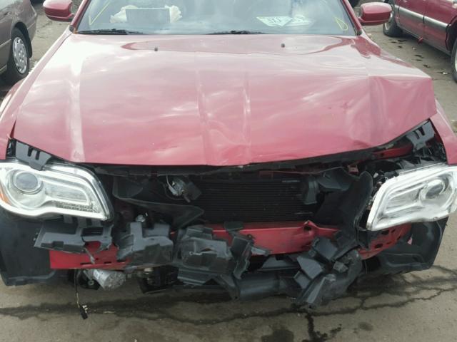 2C3CCARG9DH573690 - 2013 CHRYSLER 300 RED photo 7