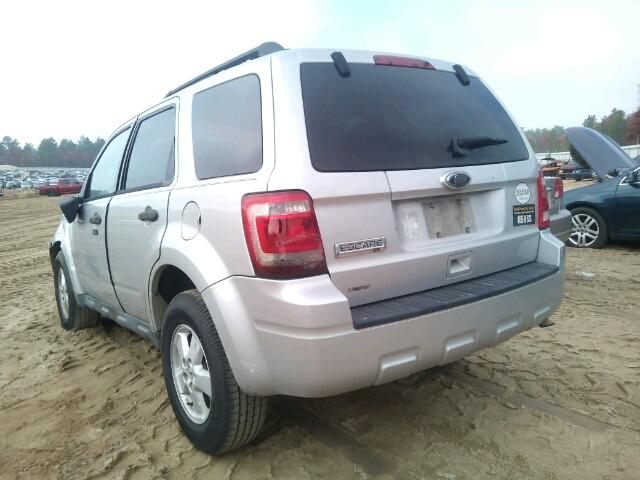 1FMCU0D74AKA31701 - 2010 FORD ESCAPE XLT SILVER photo 3