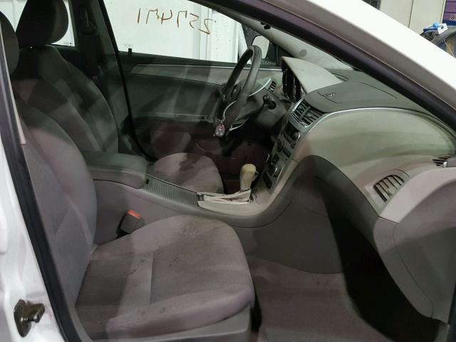 1G1ZB5E19BF257277 - 2011 CHEVROLET MALIBU LS WHITE photo 5