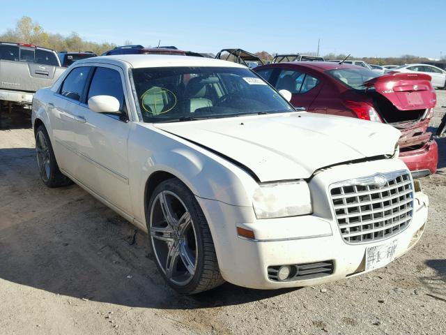 2C3KA53G97H715896 - 2007 CHRYSLER 300 TOURIN WHITE photo 1