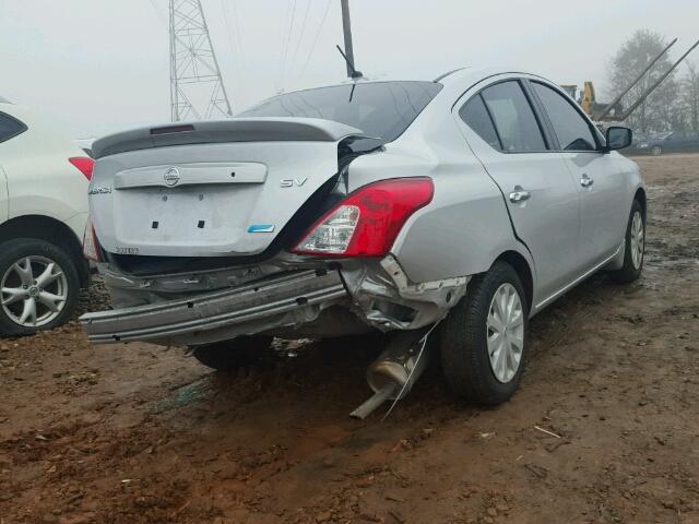 3N1CN7AP2GL834029 - 2016 NISSAN VERSA S SILVER photo 4