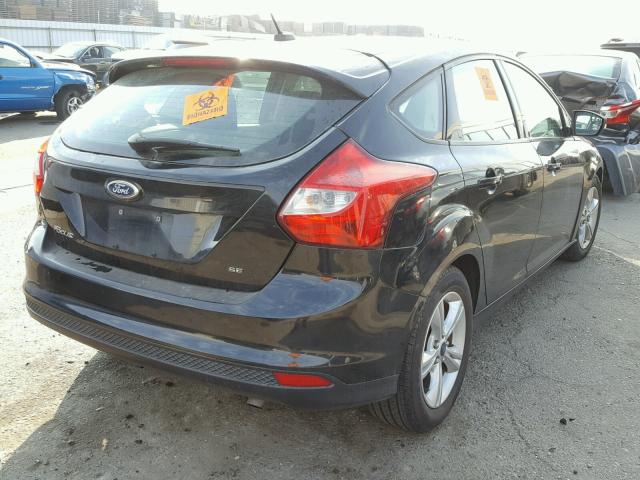 1FADP3K22EL294803 - 2014 FORD FOCUS SE BLACK photo 4