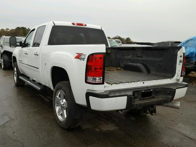 1GT125E88CF197589 - 2012 GMC SIERRA K25 WHITE photo 3