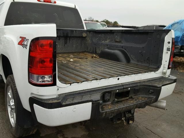 1GT125E88CF197589 - 2012 GMC SIERRA K25 WHITE photo 9