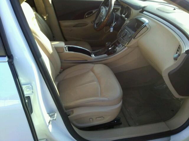 1G4GC5EG8AF173185 - 2010 BUICK LACROSSE C WHITE photo 5