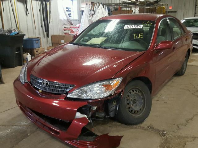 4T1BE32K22U032904 - 2002 TOYOTA CAMRY LE RED photo 2