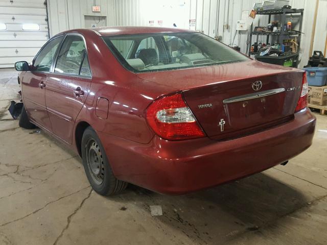 4T1BE32K22U032904 - 2002 TOYOTA CAMRY LE RED photo 3