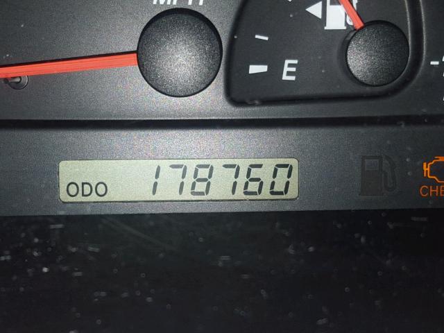 4T1BE32K22U032904 - 2002 TOYOTA CAMRY LE RED photo 8