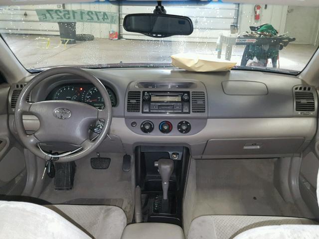 4T1BE32K22U032904 - 2002 TOYOTA CAMRY LE RED photo 9