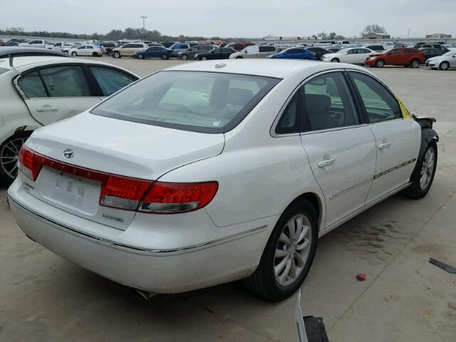 KMHFC46F37A197041 - 2007 HYUNDAI AZERA SE WHITE photo 4