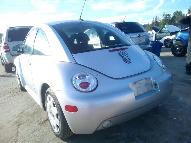 3VWBC21C2YM438870 - 2000 VOLKSWAGEN NEW BEETLE 黑色 照片 3