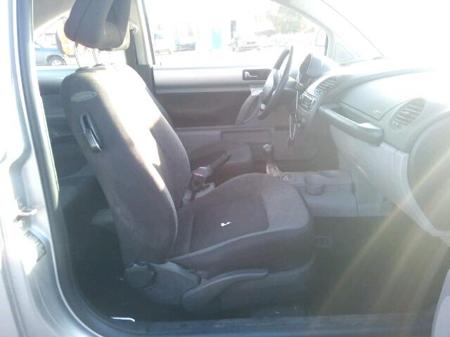 3VWBC21C2YM438870 - 2000 VOLKSWAGEN NEW BEETLE 黑色 照片 5