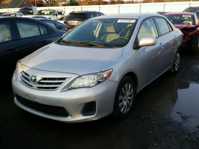 5YFBU4EE3DP174553 - 2013 TOYOTA COROLLA BA SILVER photo 2