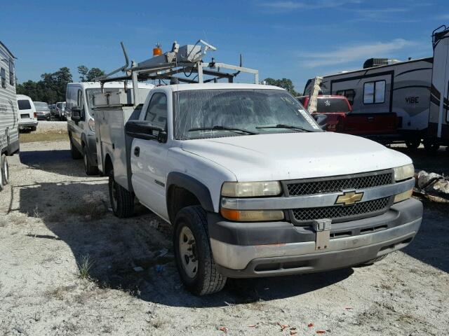 1GBHC24U82Z221433 - 2002 CHEVROLET SILVERADO WHITE photo 1